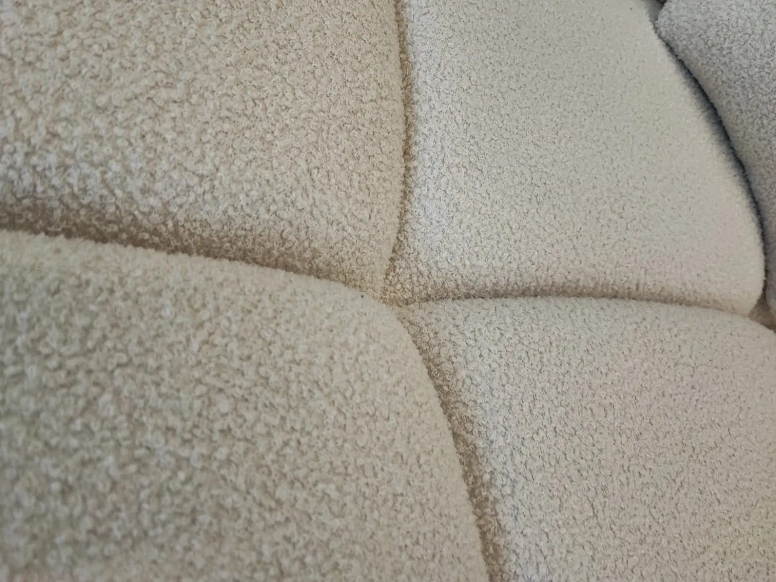 Beżowy narożnik rozkładany z funkcją spania Honey Mini Prawy Boucle Baranek