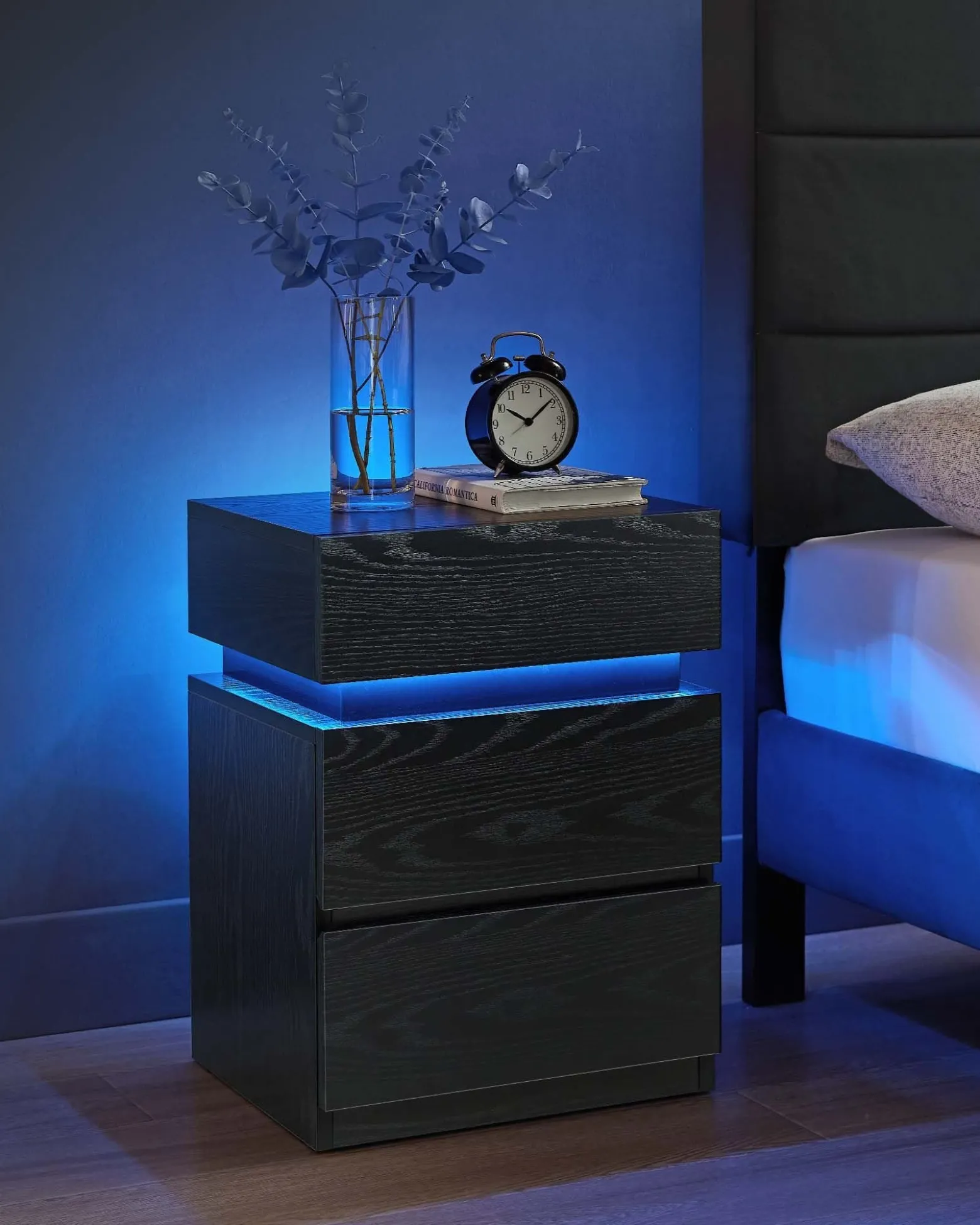 Czarny stolik nocny MDF z podświetleniem LED 25 kolorów pilot 3 szuflady