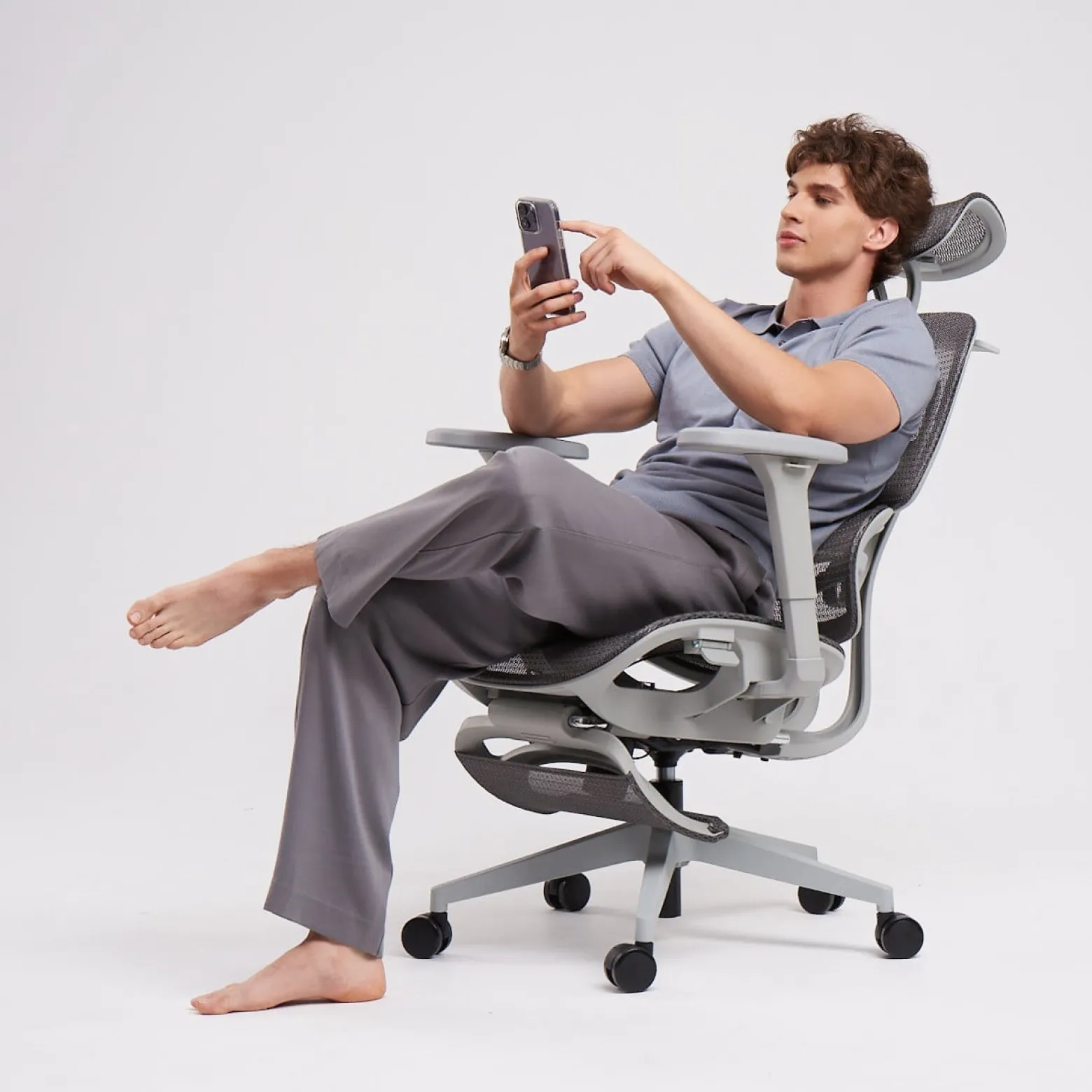 Ergonomiczny fotel Paradox Ergo One Grey Mesh z podnóżkiem
