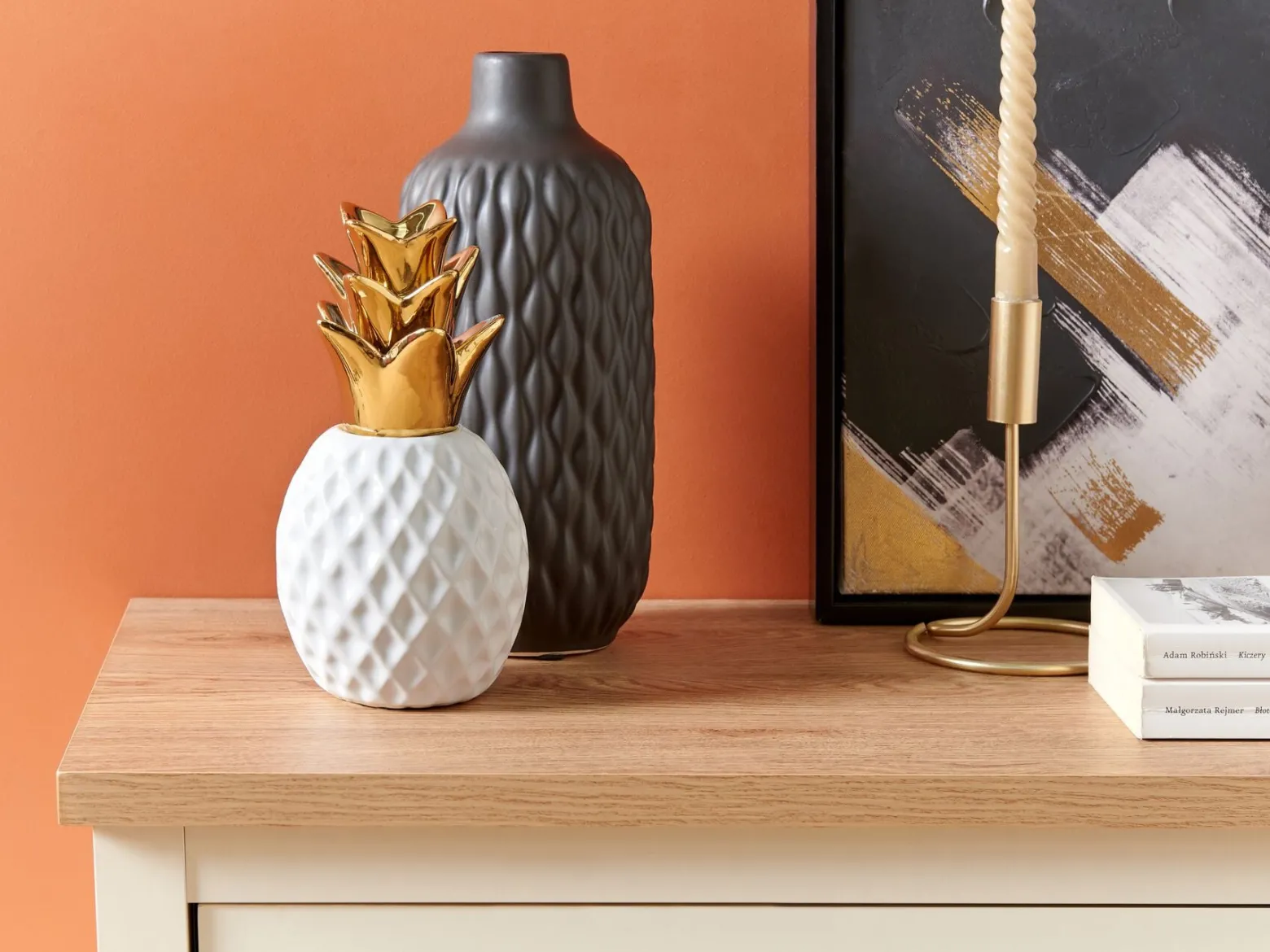 Figurka ozdobna ceramiczna ananas biała