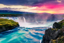 Fototapeta Wodospad Godafoss o Zachodzie Słońca 90x60cm