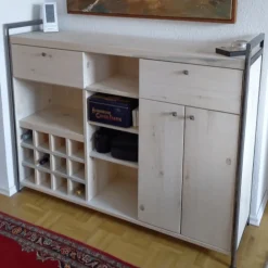 Industrialny barek na alkohole z drewna
