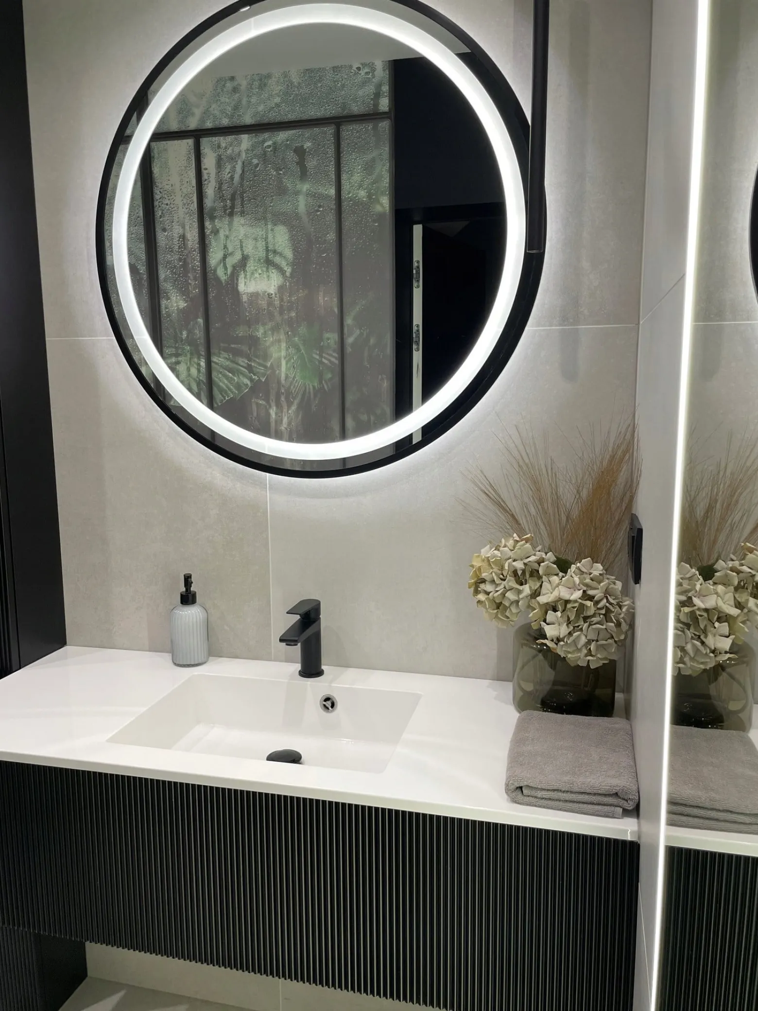 Lustro led 50 w czarnej ramie aluminiowej loft okrągłe loftowe premium