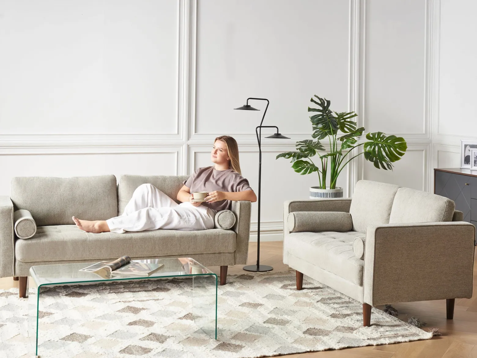 Sofa tapicerowana 2-osobowa brązowoszara