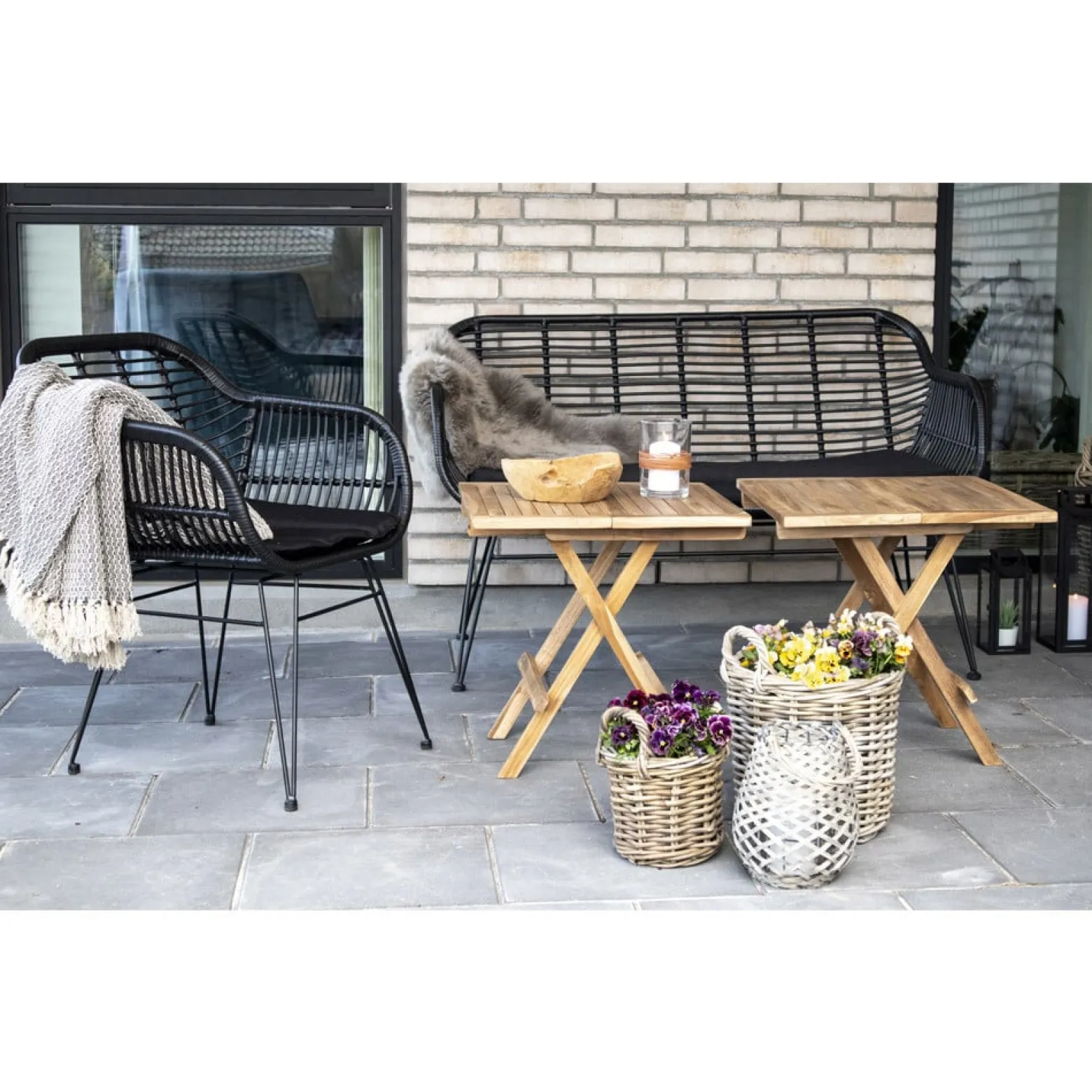 STOLIK POMOCNICZY Bilbao 50x50cm naturalny z drewna tekowego