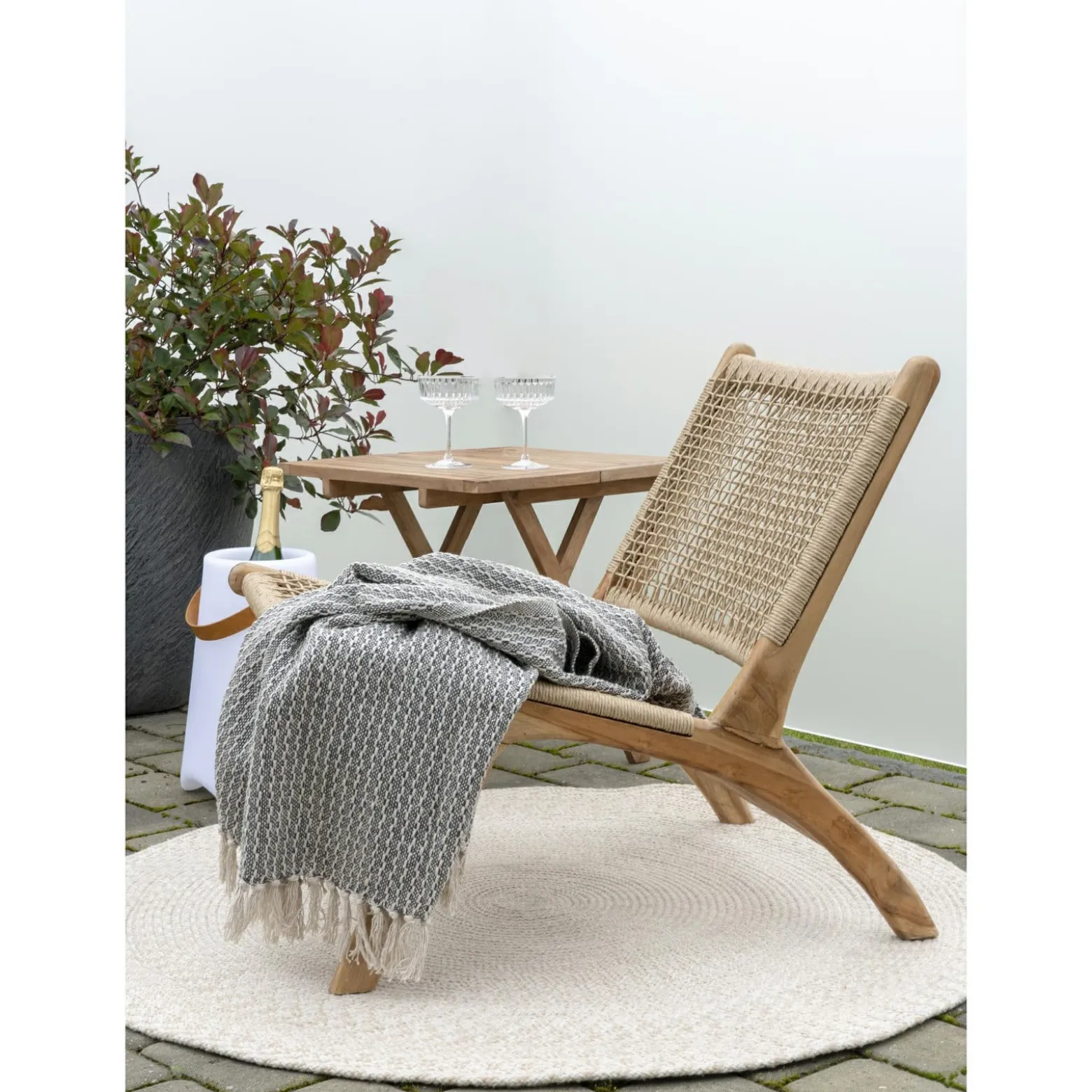 STOLIK POMOCNICZY Bilbao 50x50cm naturalny z drewna tekowego
