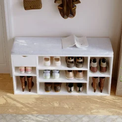 Szafka na buty z szarym siedziskiem loft biała przedpokój nowoczesna