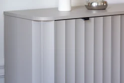 Szafka RTV NUVIA II clay grey 137 cm cichy domyk