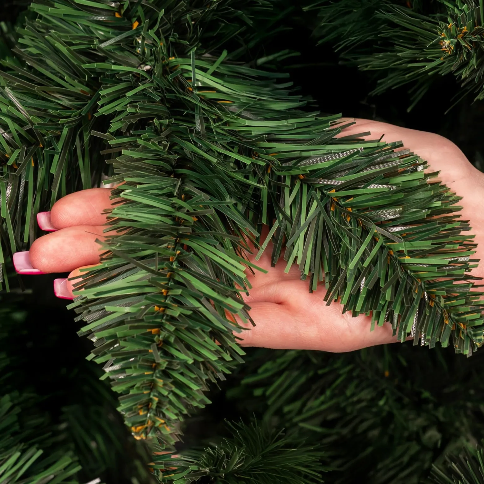 Sztuczna choinka sosna leśna 220 cm Royal Trees premium drewnian stojakiem