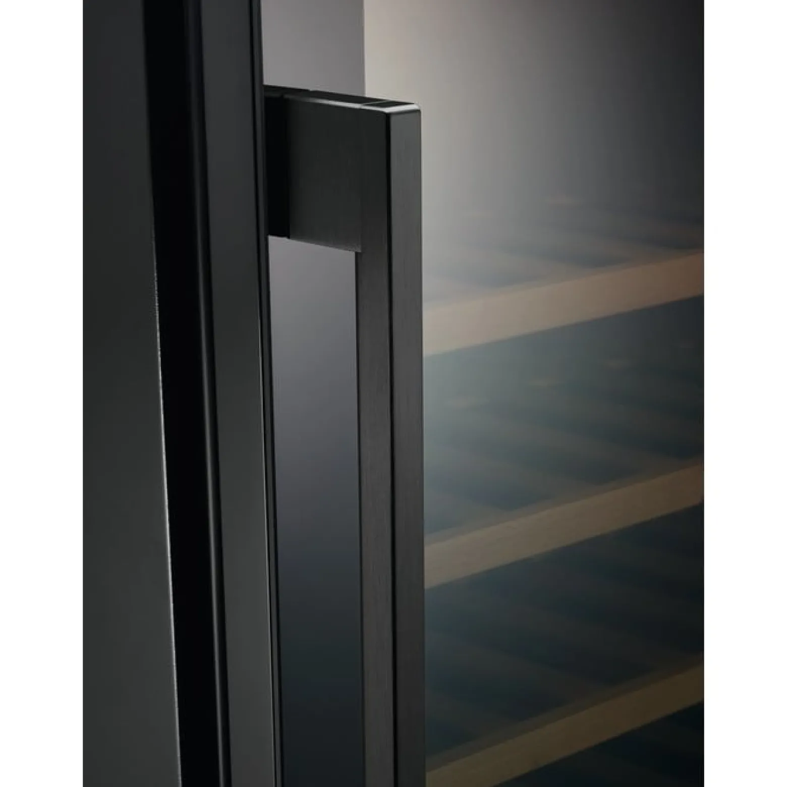 Winiarka Electrolux EWS4052B5B Seria 500