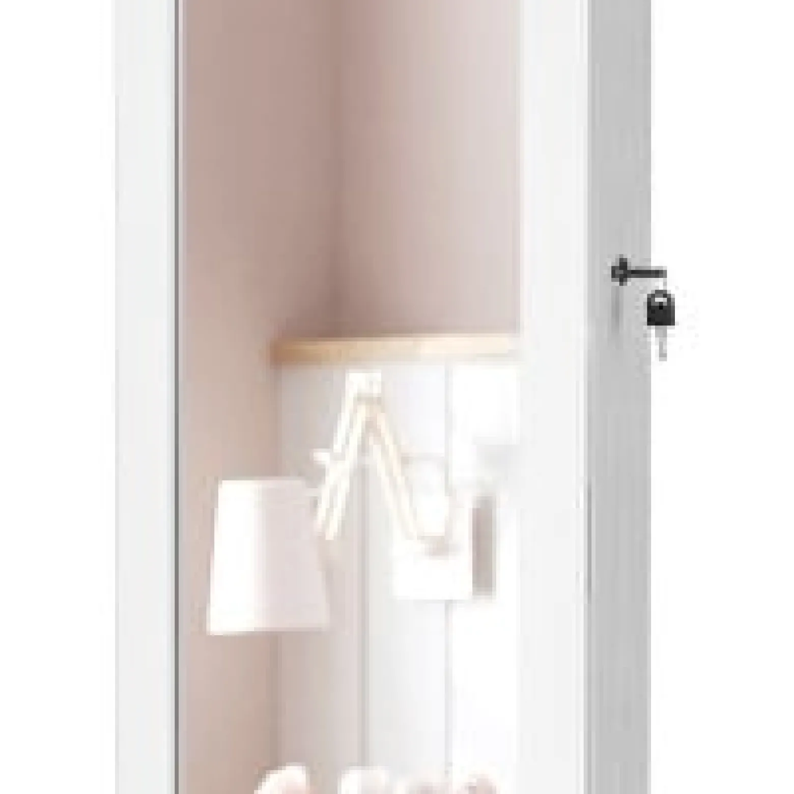 Wisząca szafka na biżuterię z lustrem LED zamykana na klucz 120x37x10 cm