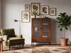 Witryna Sirio loft drewno i metal, kolor kasztan, szkło mleczne
