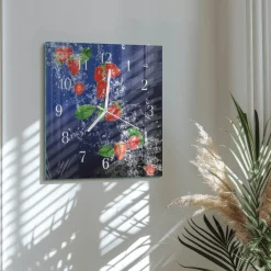 Zegar do kuchni 30x30 Truskawki cichy mechanizm salon