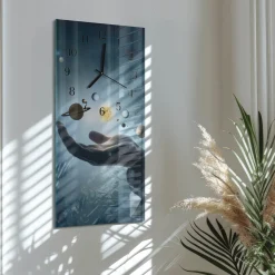 Zegar na szkle 30x60 Ręka Planety dekoracyjny na ścianę