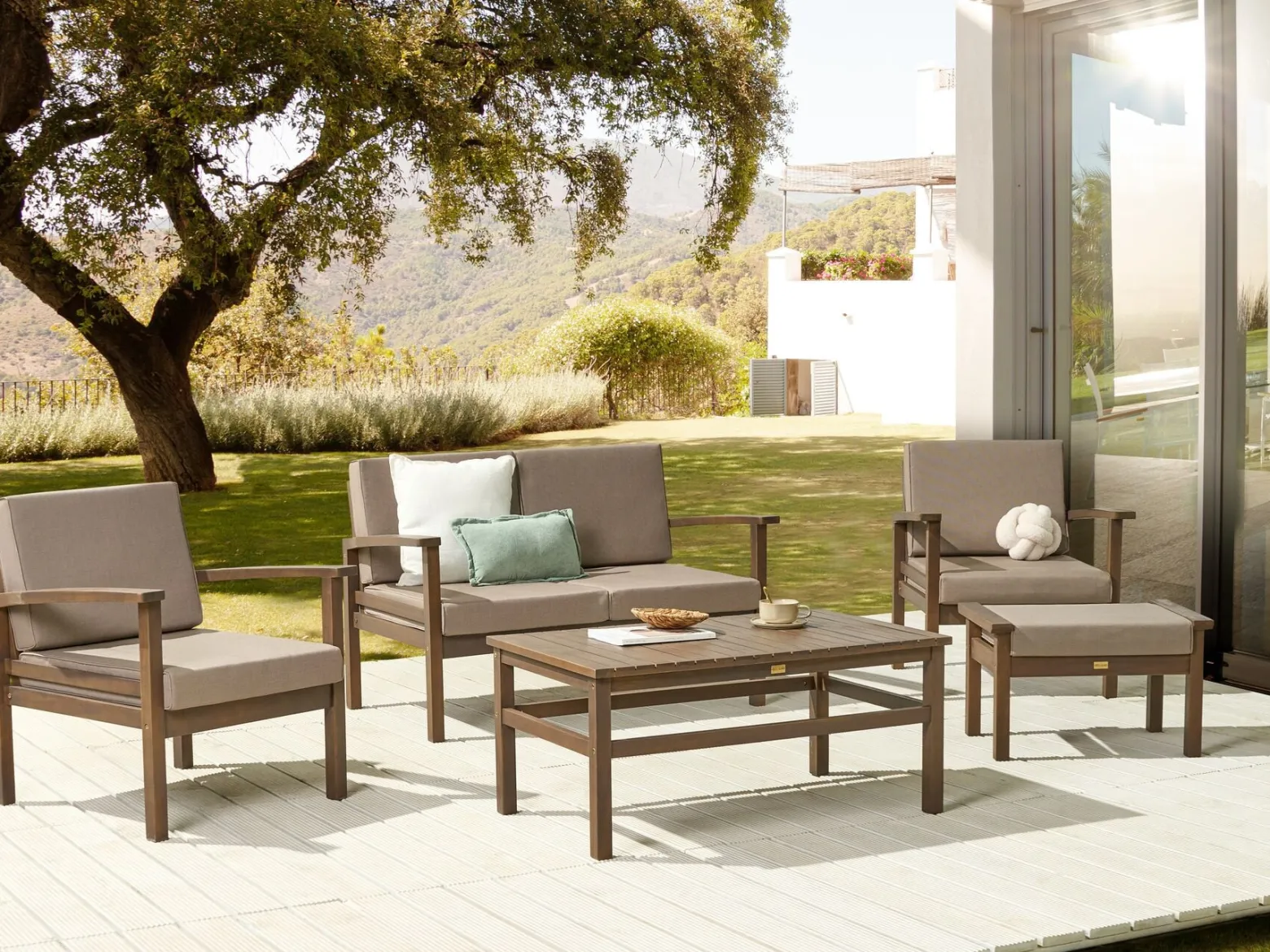 Zestaw ogrodowy sofa i 2 fotele ze stolikiem Certyfikowane drewno