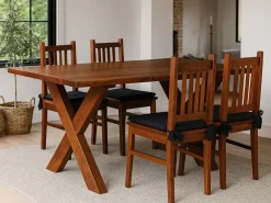 Zestaw Stół 160x90 Retro z 4 krzesłami z drewna litego, kolor kasztan